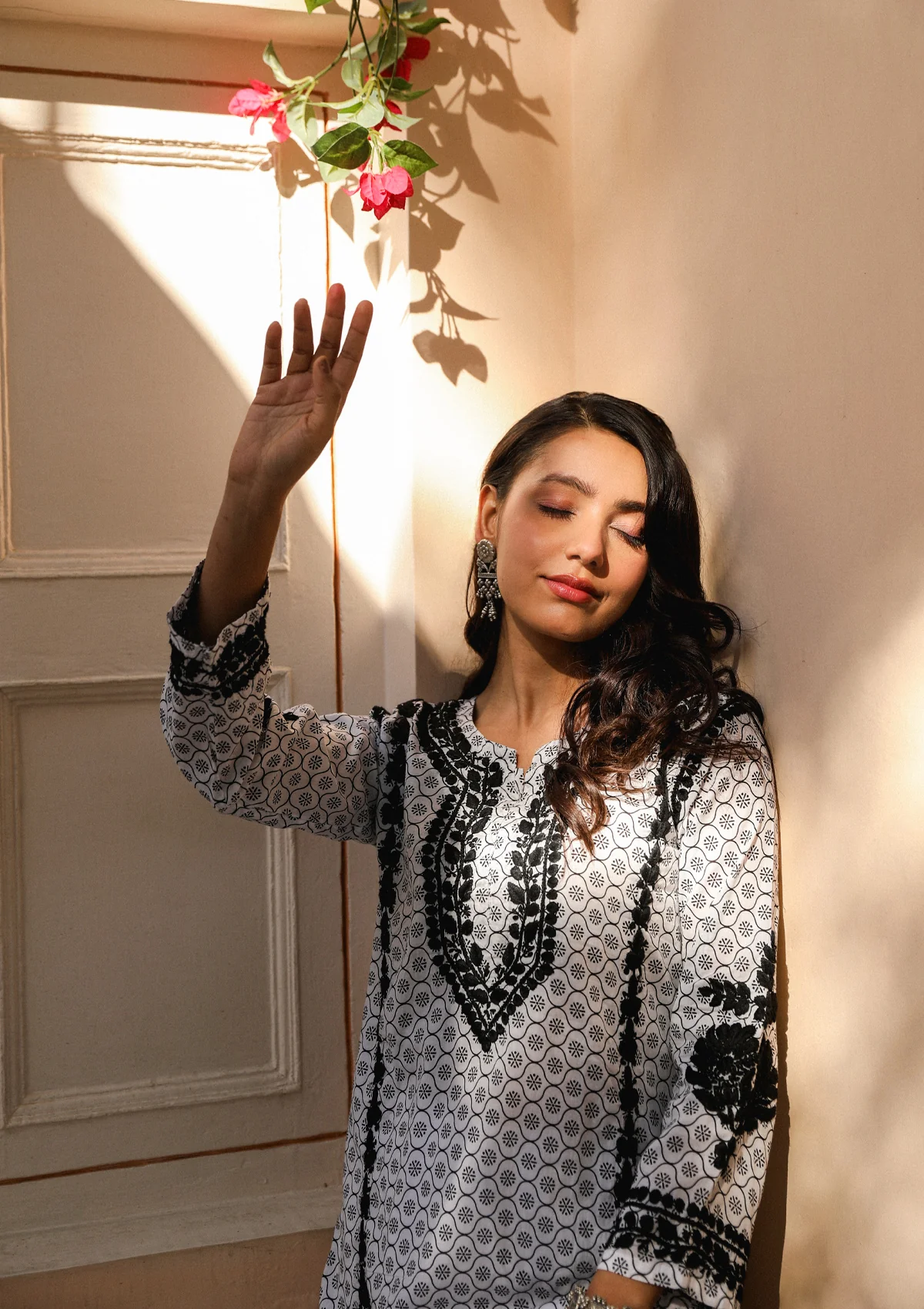 HOC Mulmul Chikankari Printed Women's Kurta - White - Healthber