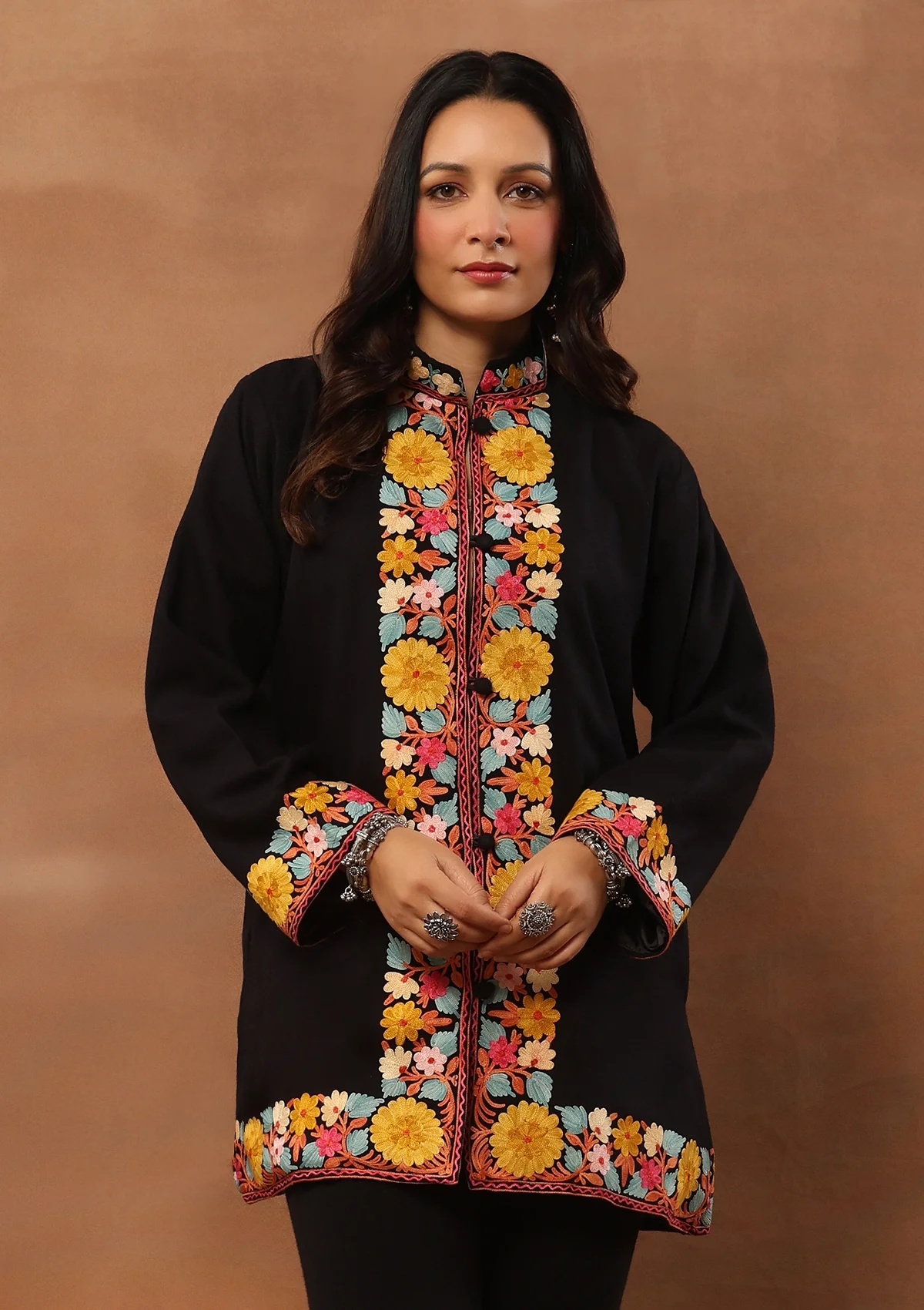 HOC Kasmira Aari Woollen Short Jacket - Healthber