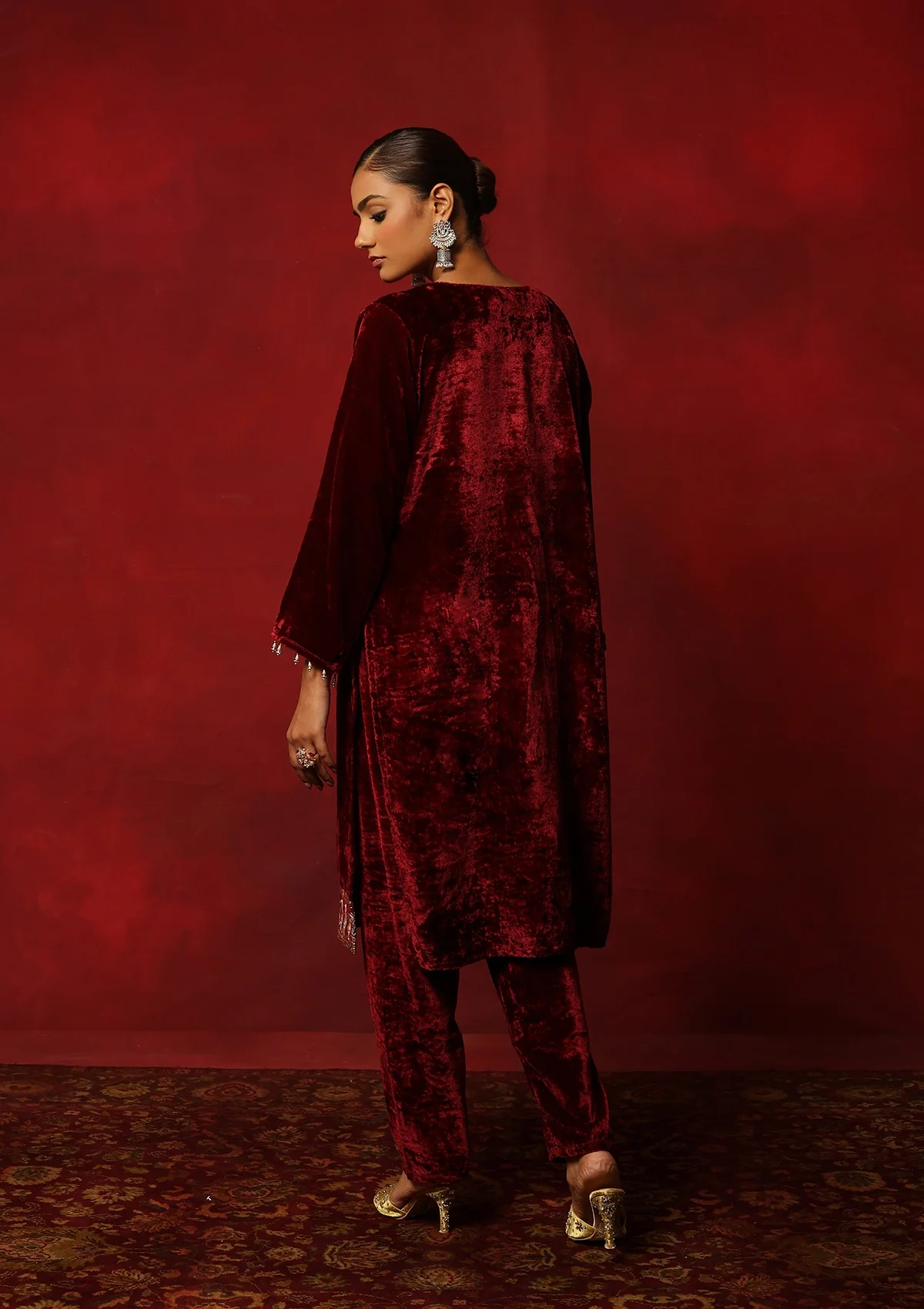 HOC Velvet Zari Embroidered With Sequins Women's Solid 3 PC Kurta Set-Maroon - Healthber