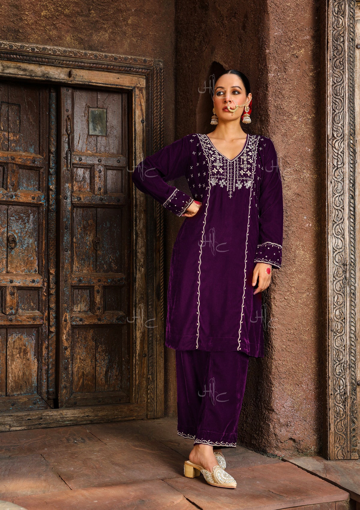 Rumi Embroidered Velvet Straight Kurta Set - Healthber