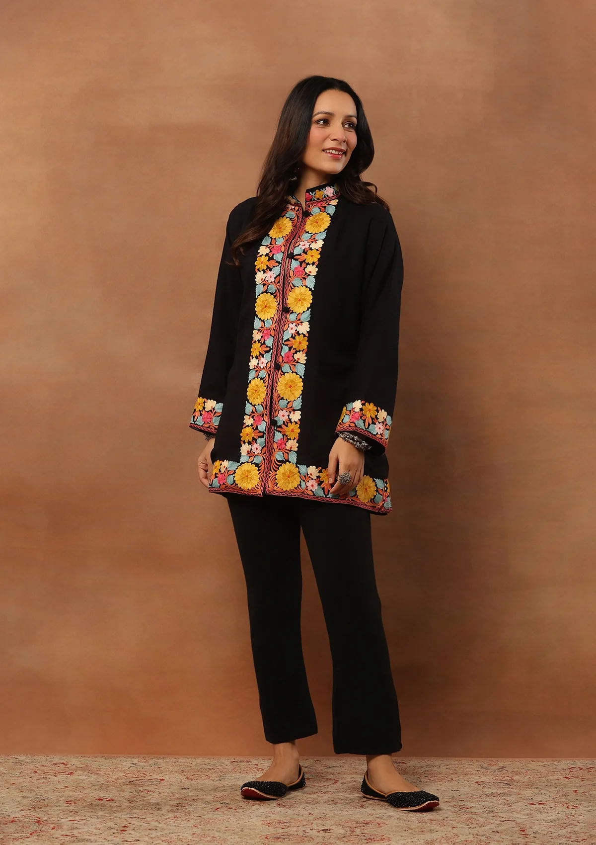 HOC Kasmira Aari Woollen Short Jacket - Healthber