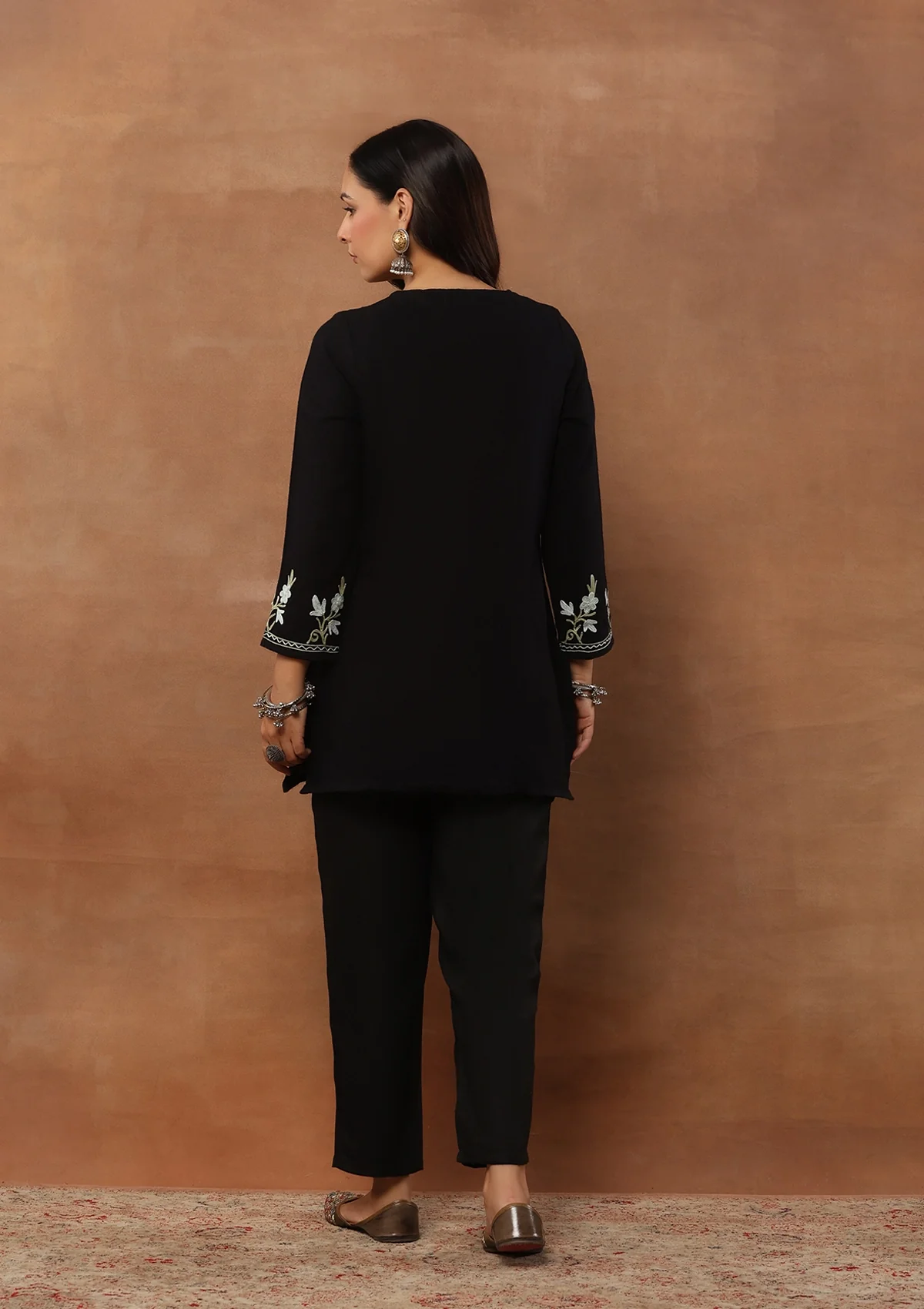 HOC Aari Embroidered Woollen Solid Women's Short Kurta - Black - Healthber