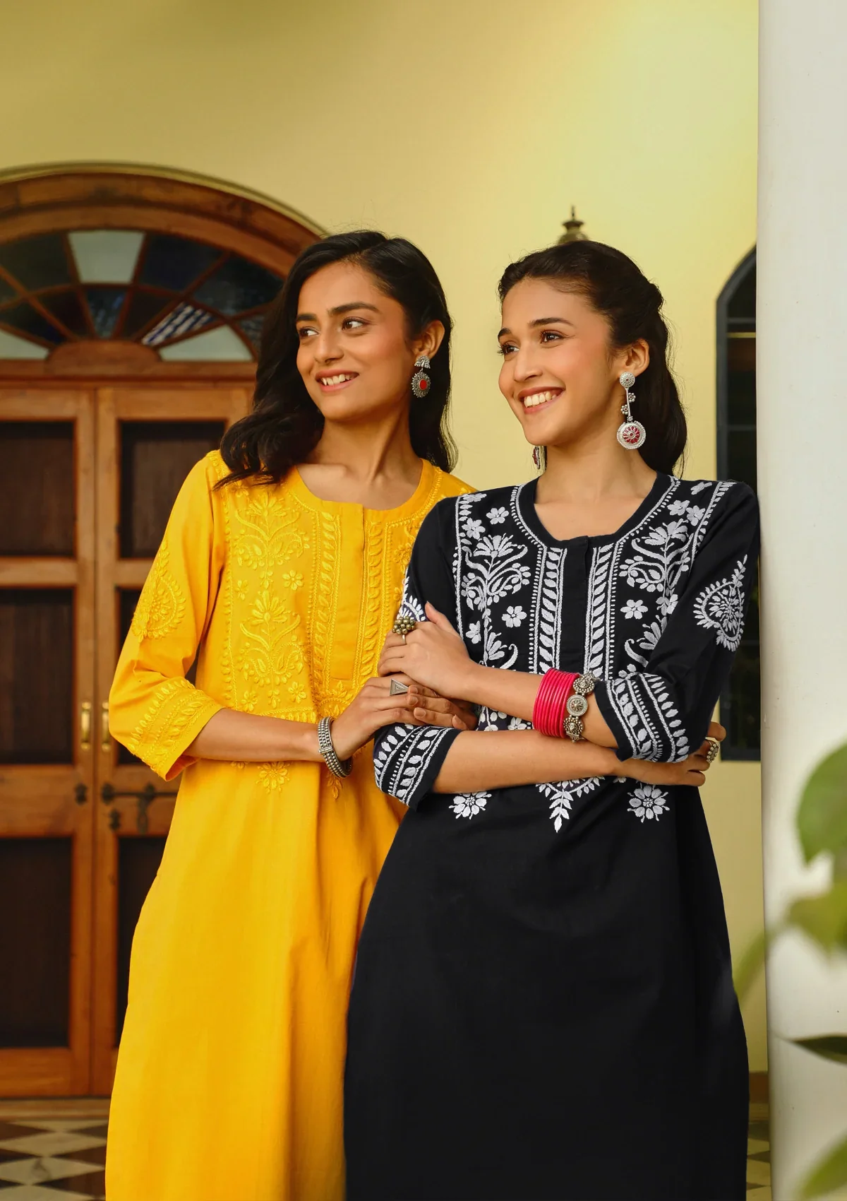 HOC Soha Chikankari Cotton Straight Kurta Set - Black - Healthber