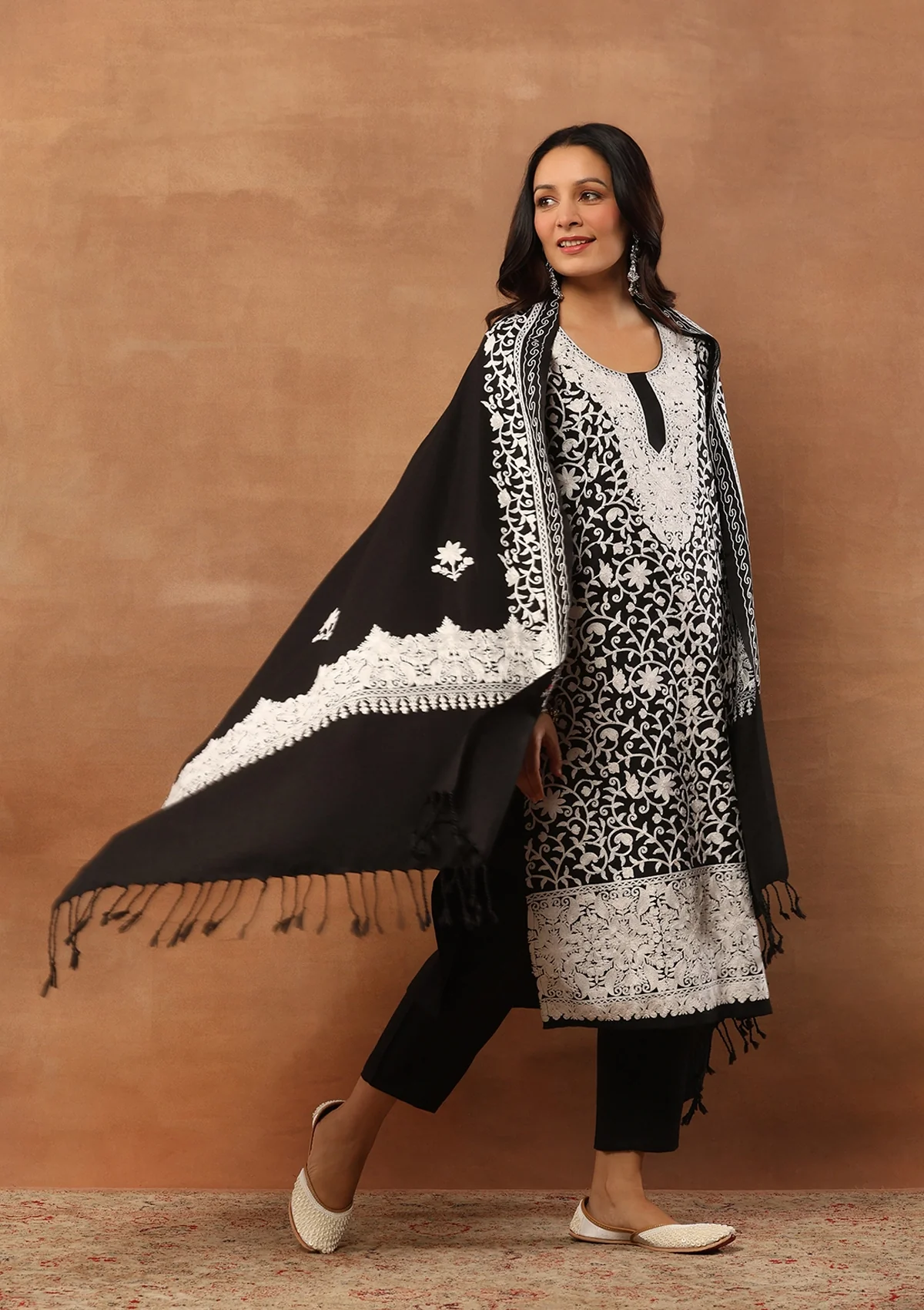 HOC Aari Woollen Straight Kurta Set with Dupatta-Black - Healthber