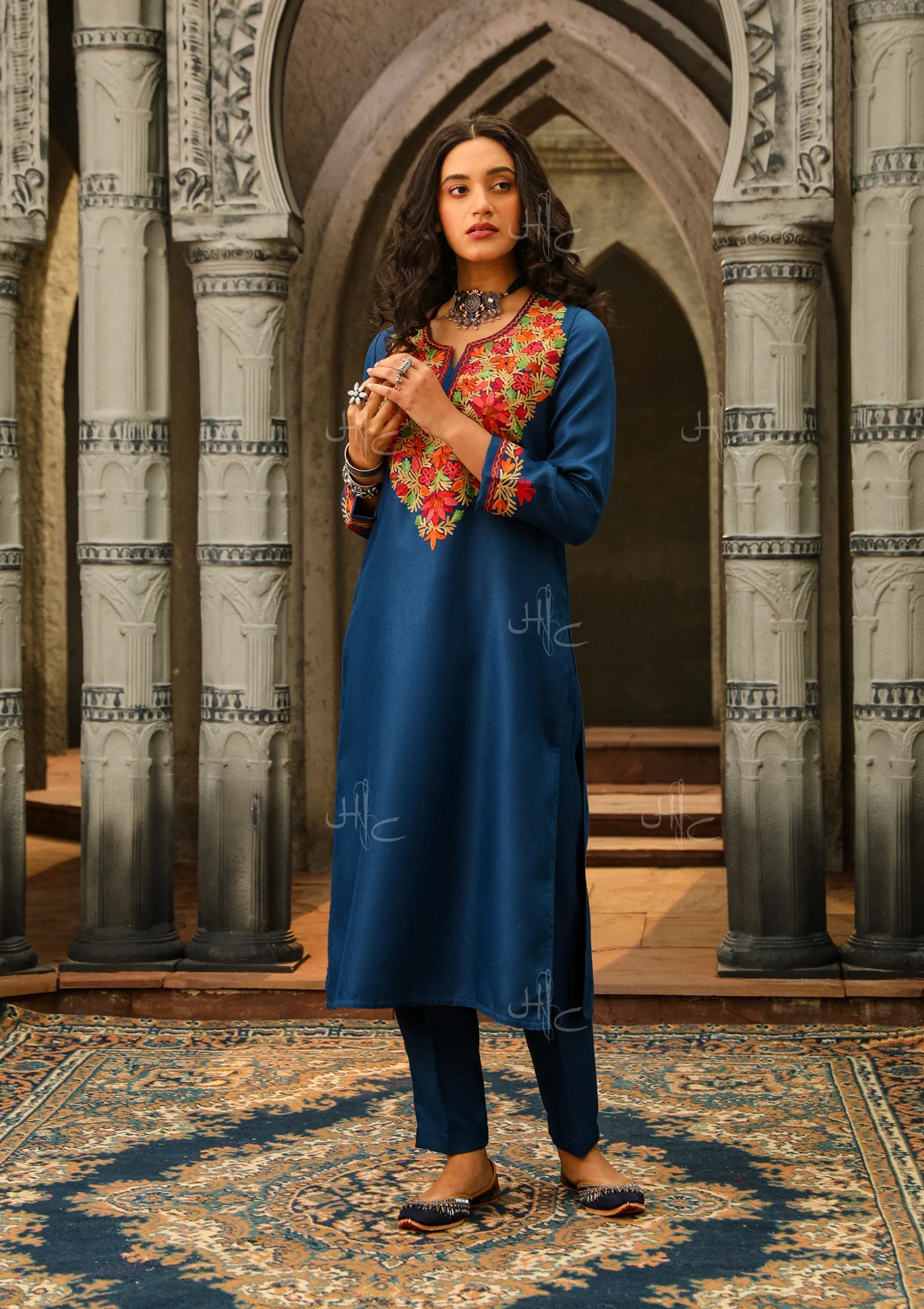 HOC Aari Woollen Straight Kurta Set- Blue - Healthber