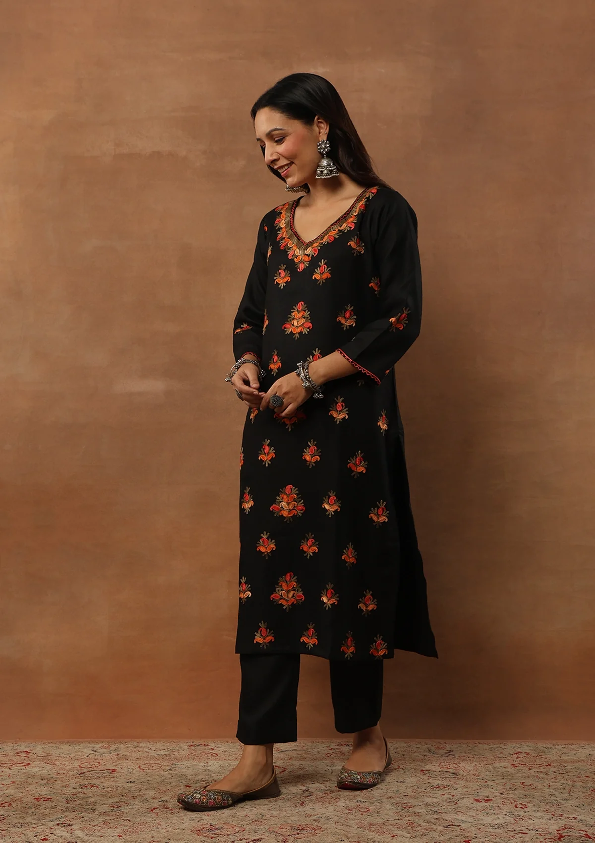 HOC Woollen Aari Embroidered Solid Women's 2 PC Long Kurta Set - Black - Healthber
