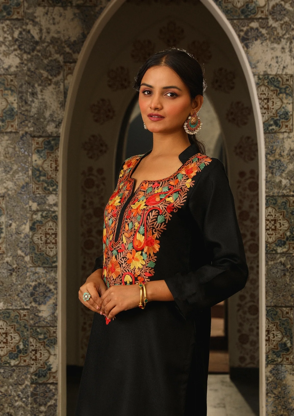 HOC Aari Woollen Straight Short Kurta Set-Black - Healthber