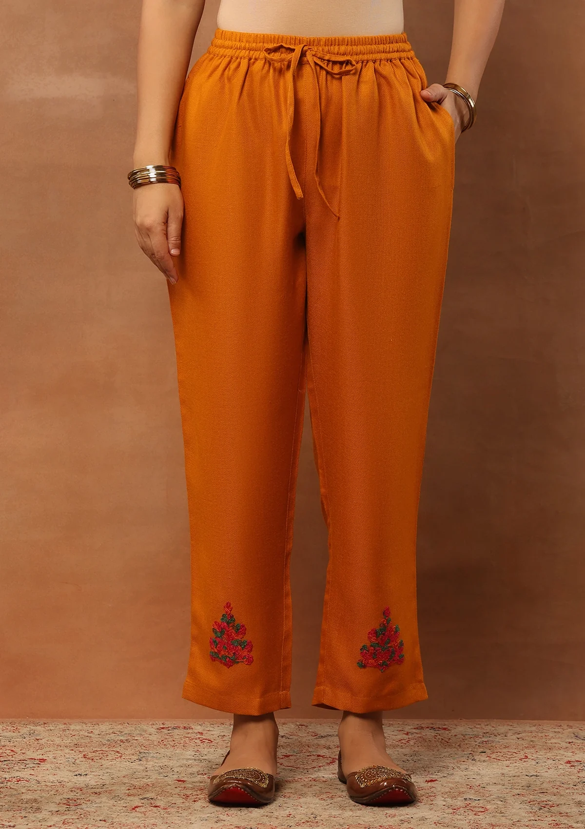 HOC Aari Woollen Straight Kurta Set with Dupatta - Healthber