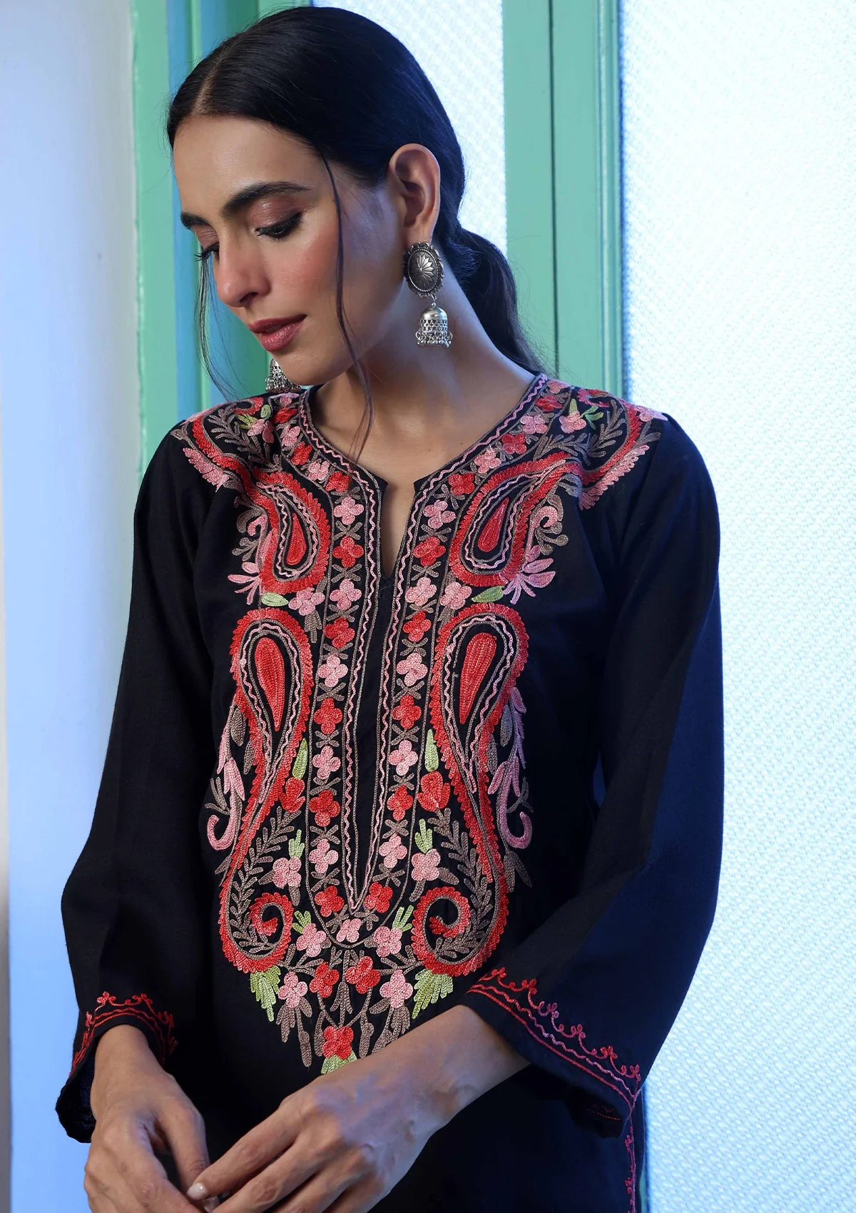 HOC Aari Embroidered Cotton Solid Women's Long Kurta - Black - Healthber