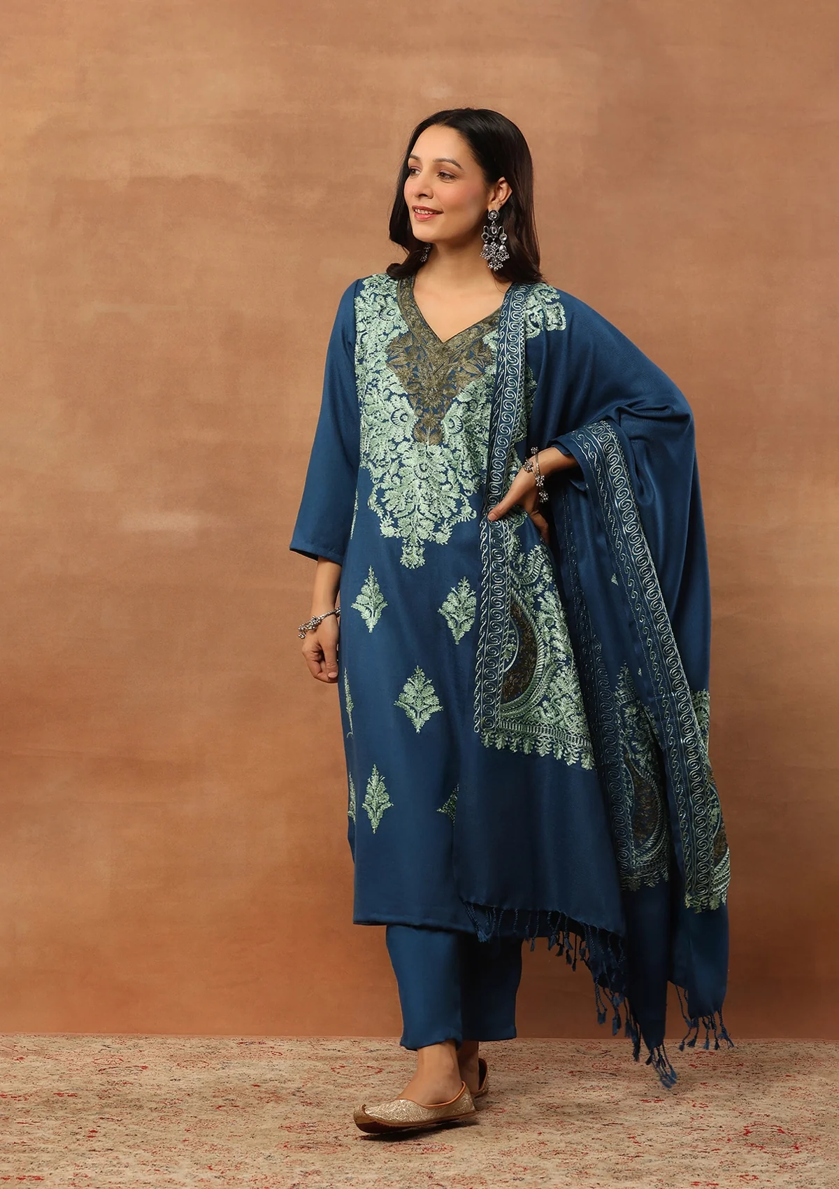 HOC Aari Woollen Straight Kurta Set with Dupatta-Blue - Healthber