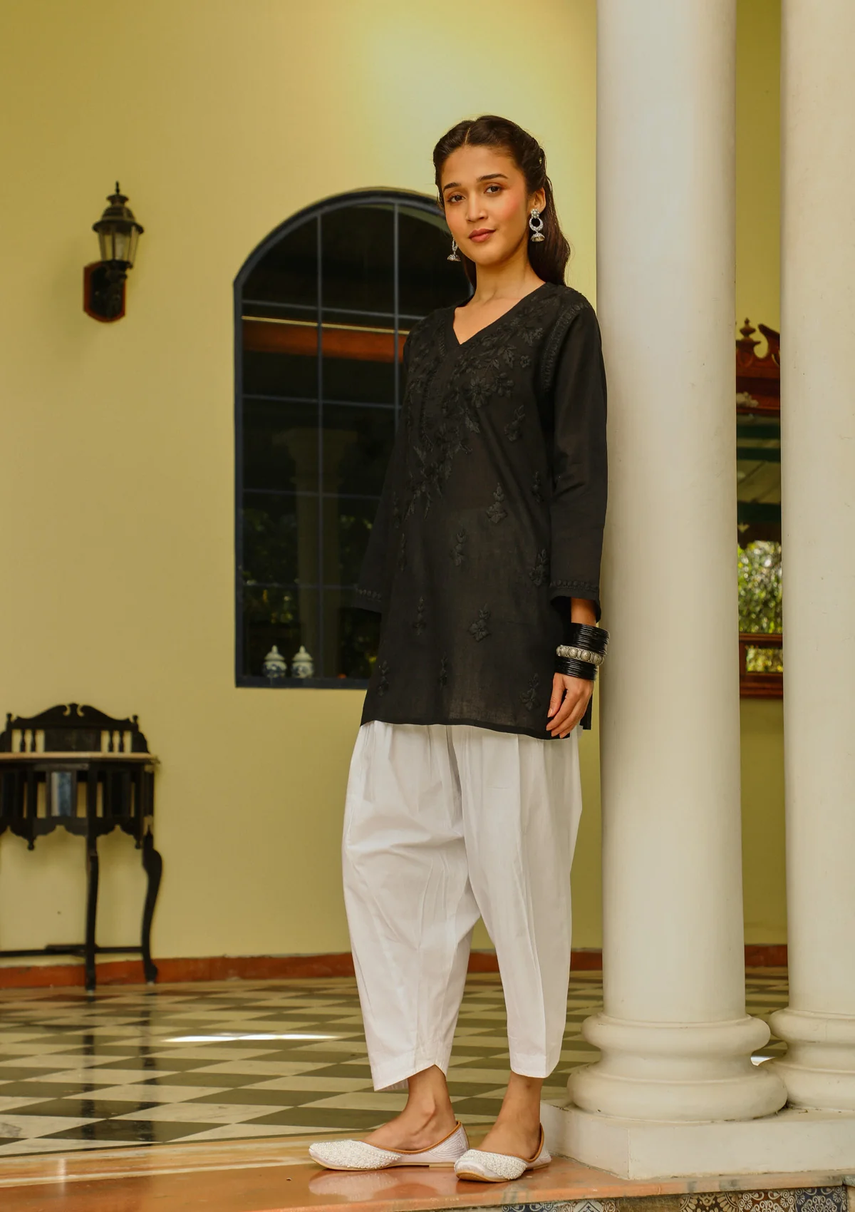 HOC Cotton Chikankari Solid Women's Short Kurta - Black - Healthber