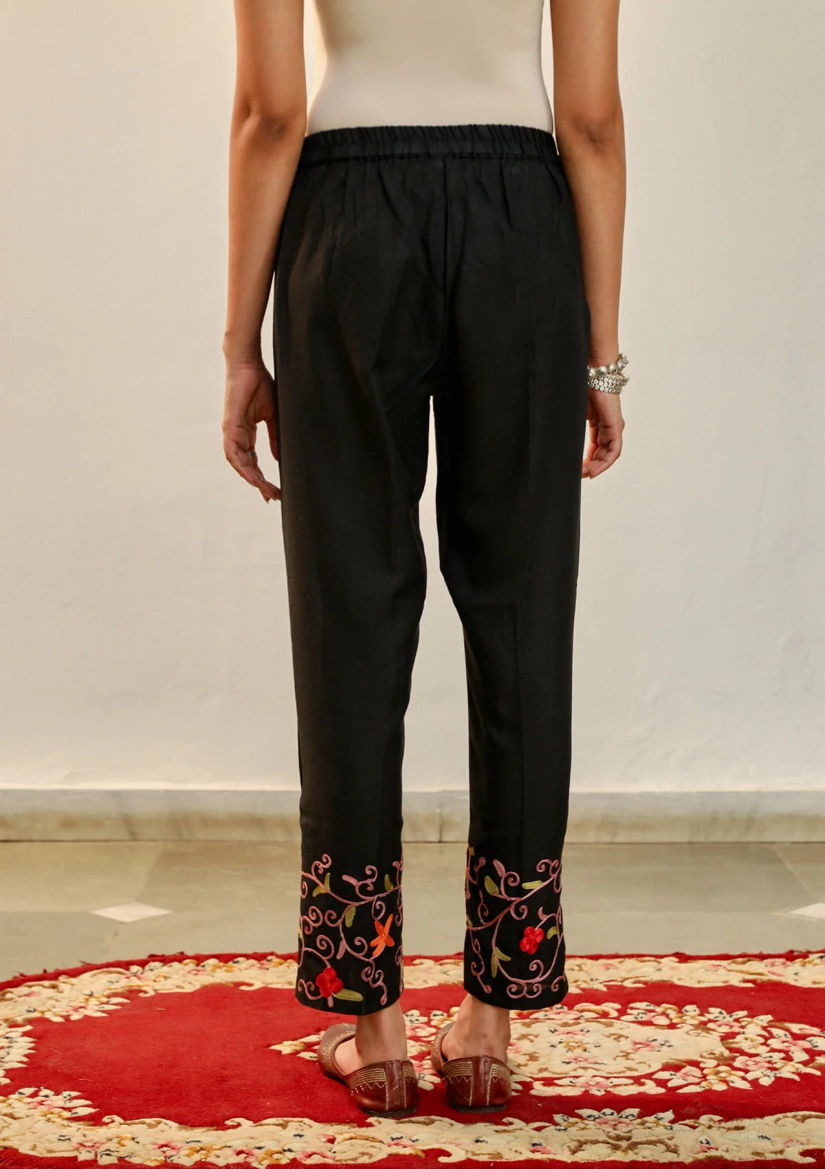 HOC Aari Embroidered Cotton Solid Women's 2PC Long Kurta Set - Black - Healthber