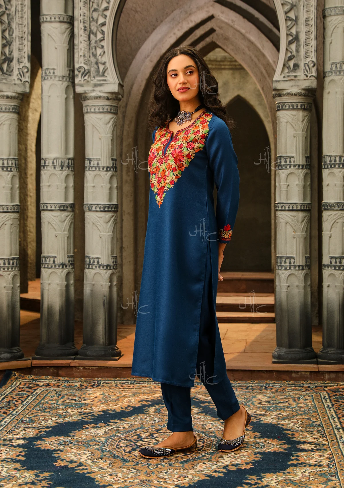HOC Aari Woollen Straight Kurta Set- Blue - Healthber