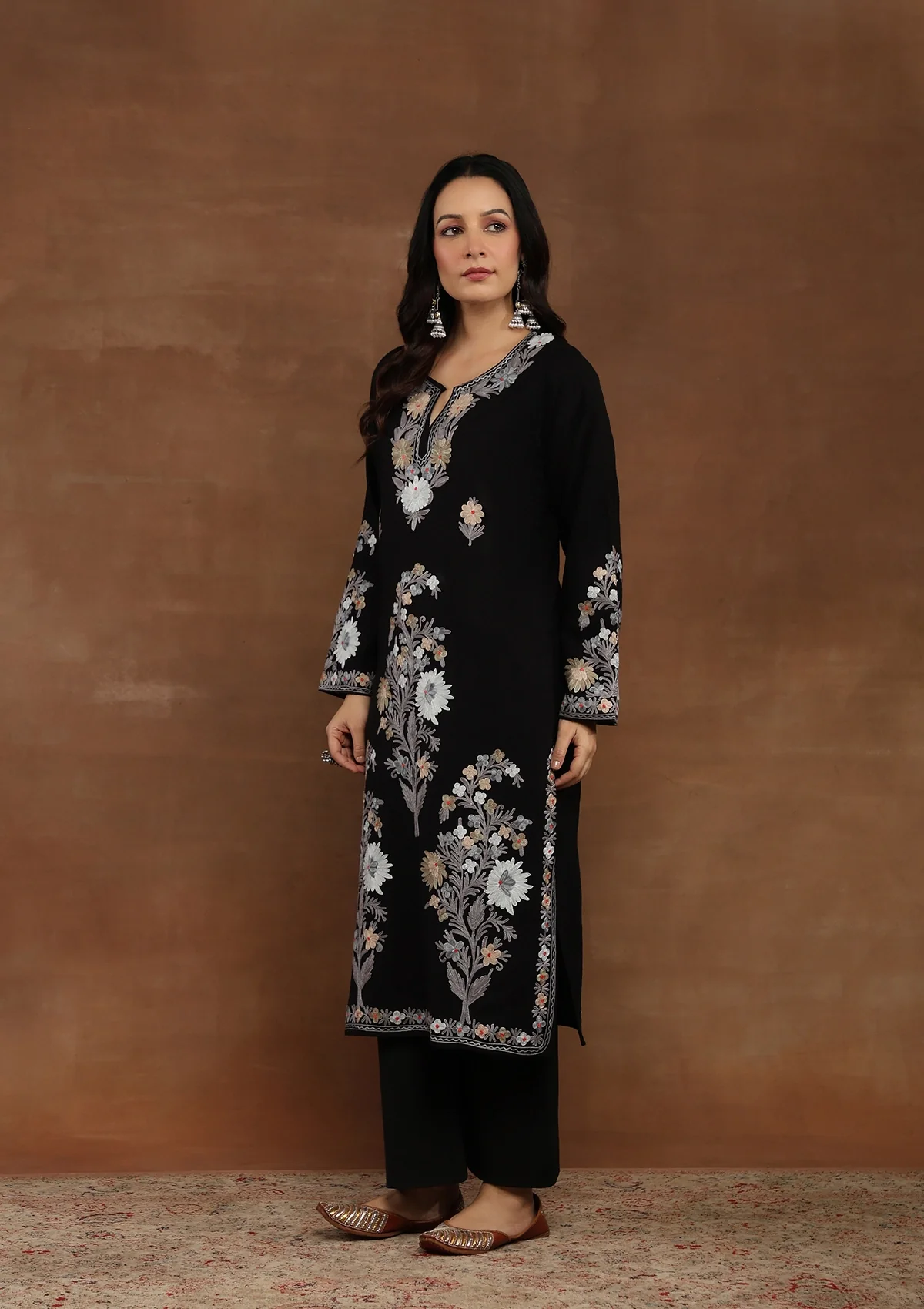 HOC Kasmira Aari Woollen Straight Kurta - Healthber