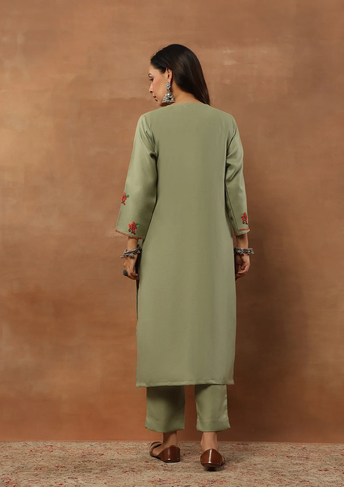 HOC Woollen Aari Embroidered Solid Women's 2 PC Long Kurta Set - Green - Healthber