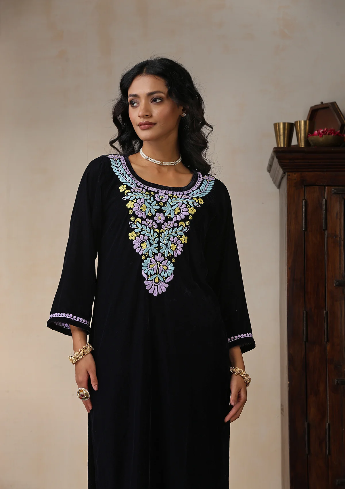 HOC Velvet Chikankari Solid Women's 2 PC Long Kurta Set - Navy Blue - Healthber