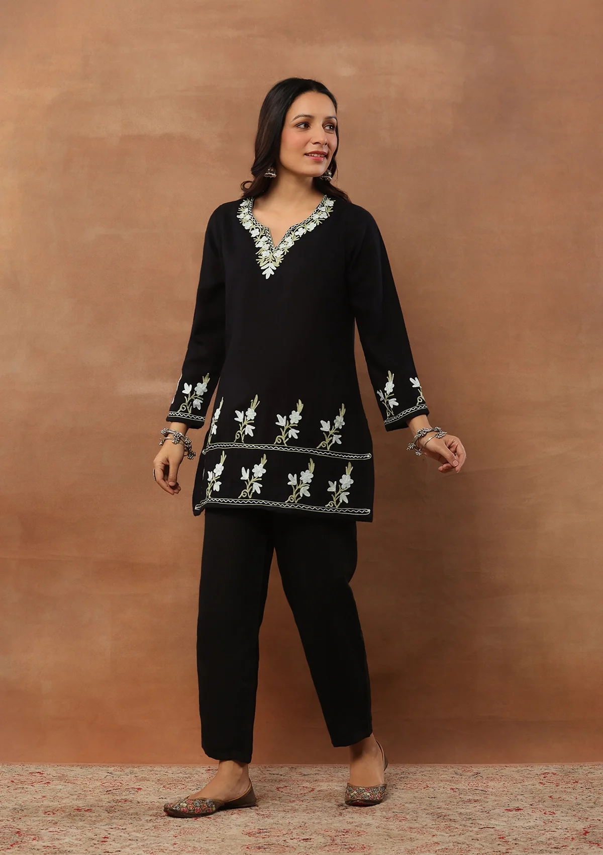 HOC Aari Embroidered Woollen Solid Women's Short Kurta - Black - Healthber