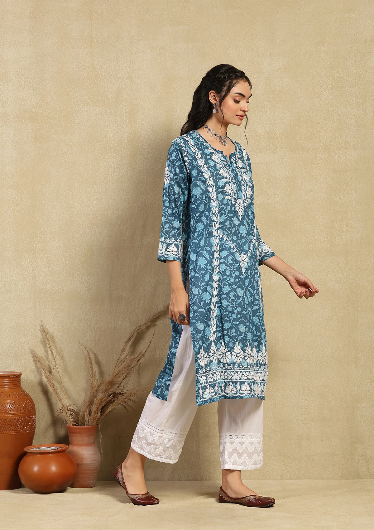 HOC Ambar Chikankari Mulmul Straight Kurta - Healthber