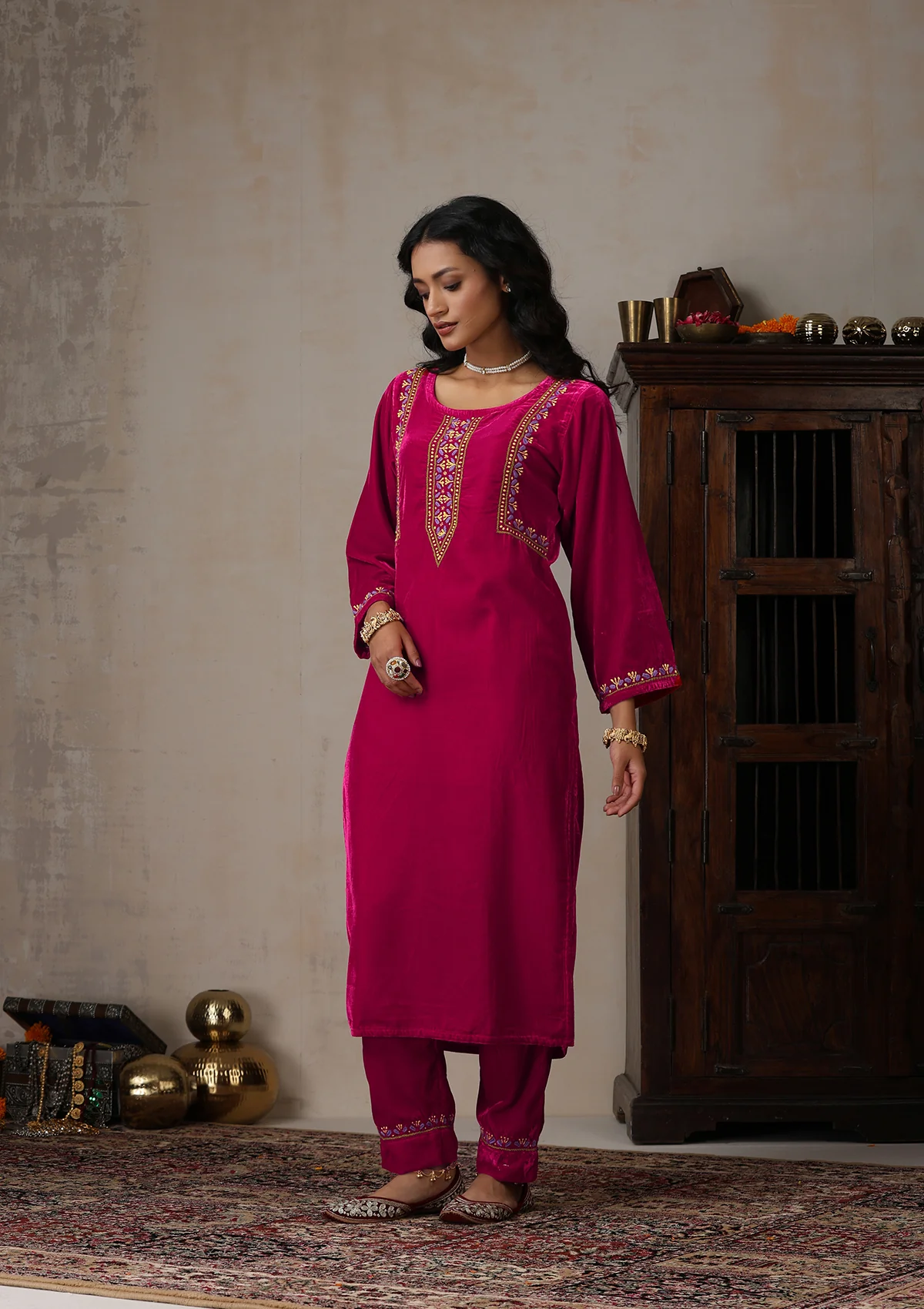 HOC Velvet Chikankari Solid Women's 2 PC Long Kurta Set - Pink - Healthber