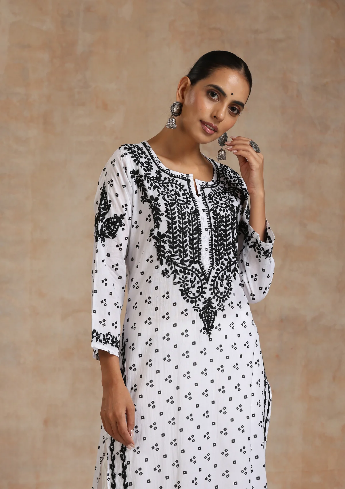 HOC Naji Chikankari Mulmul Printed Straight Kurta- White - Healthber