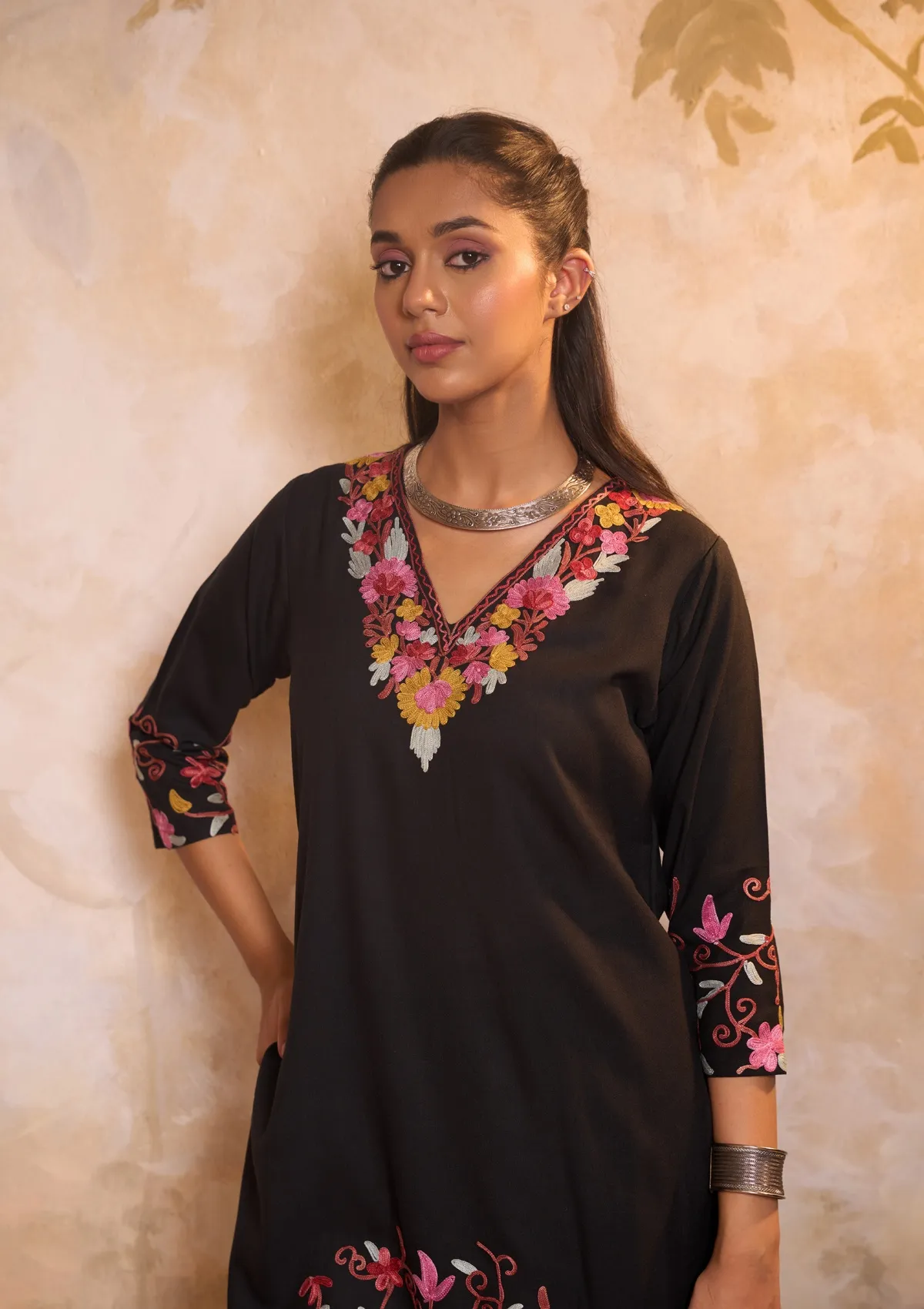 HOC Cotton Aari Embroidered Solid Women's 2 PC Long Kurta Set - Black - Healthber