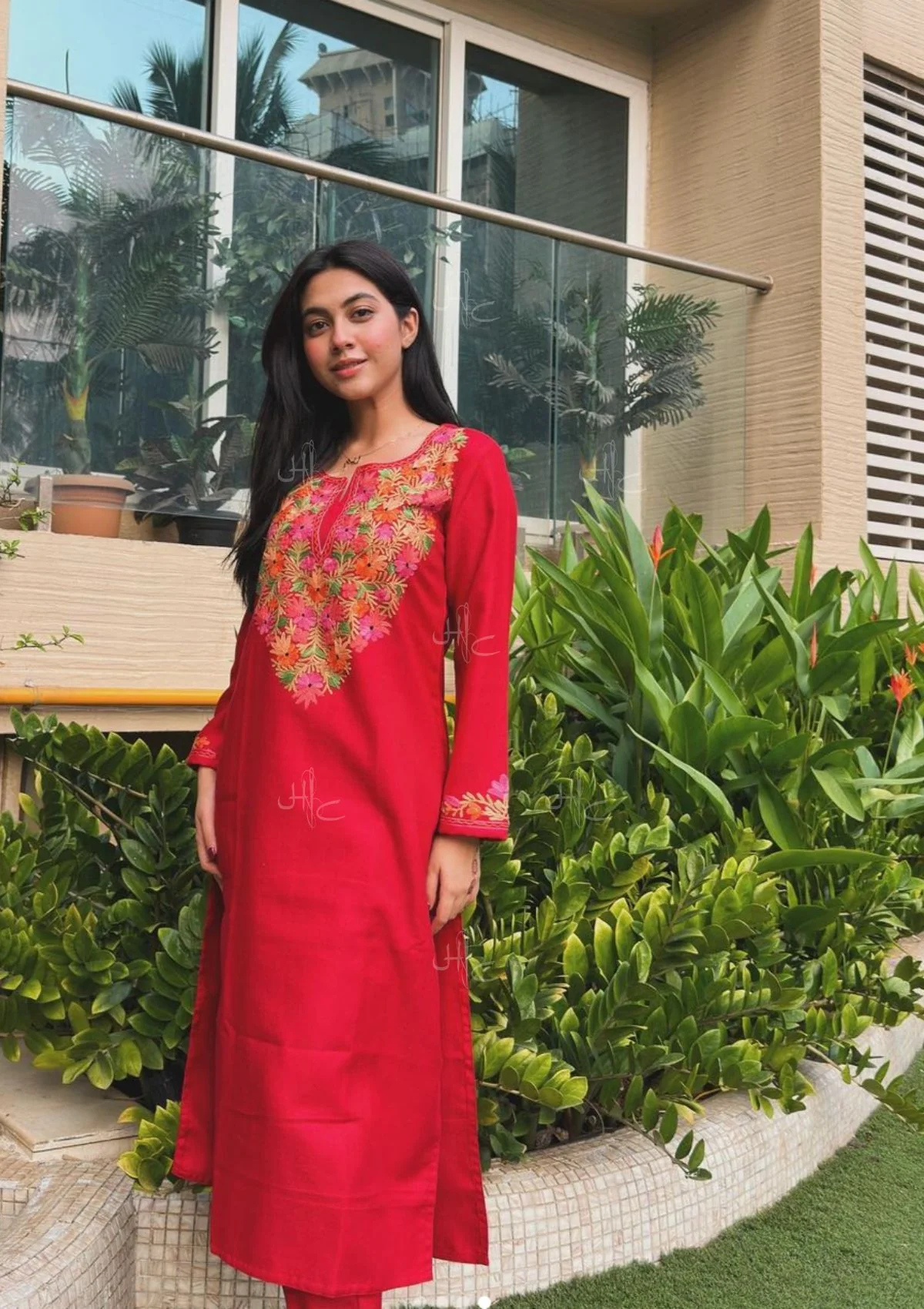 HOC Kasmira Aari Woollen Straight Kurta Set - Healthber