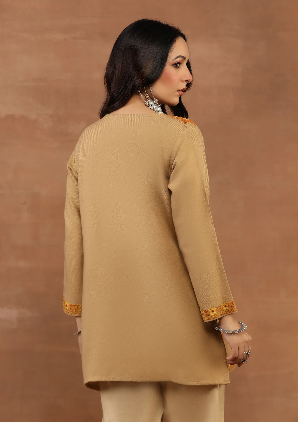 HOC Kasmira Aari Woollen Short Kurta - Healthber