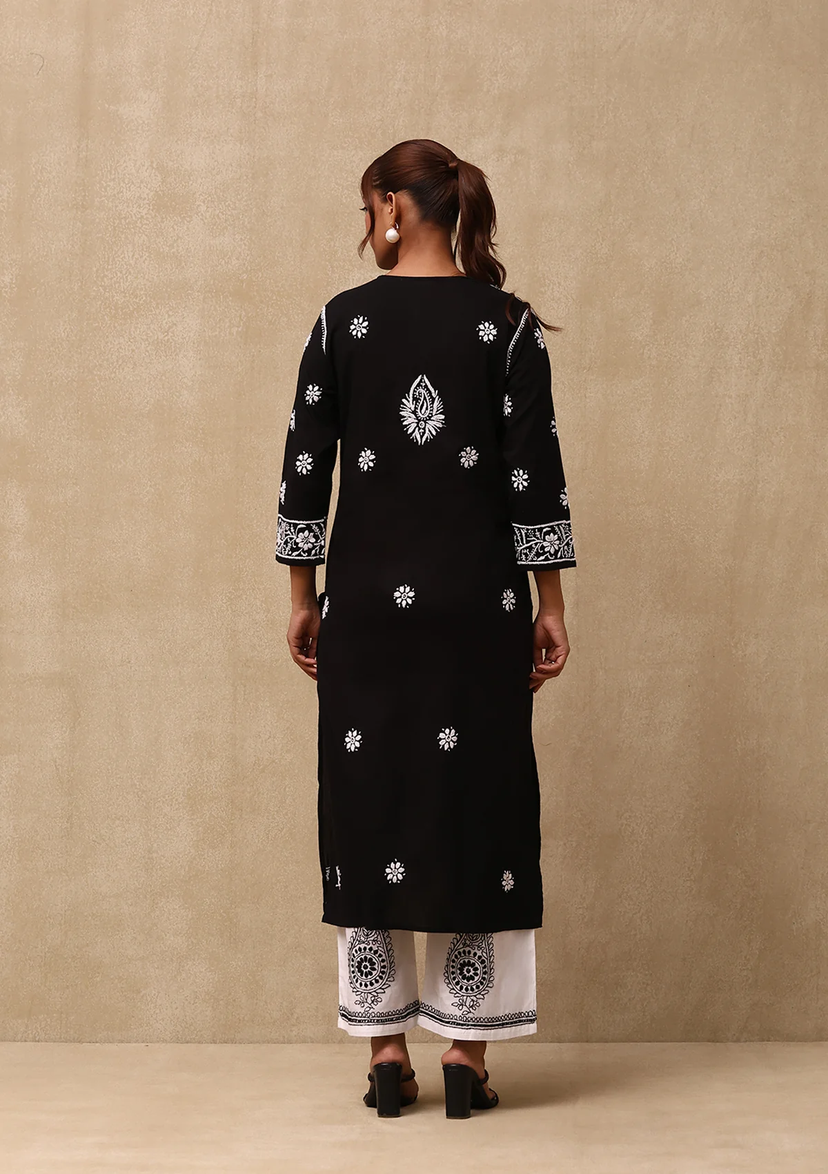 HOC Irha Chikankari Cotton Straight Kurta Set - Healthber