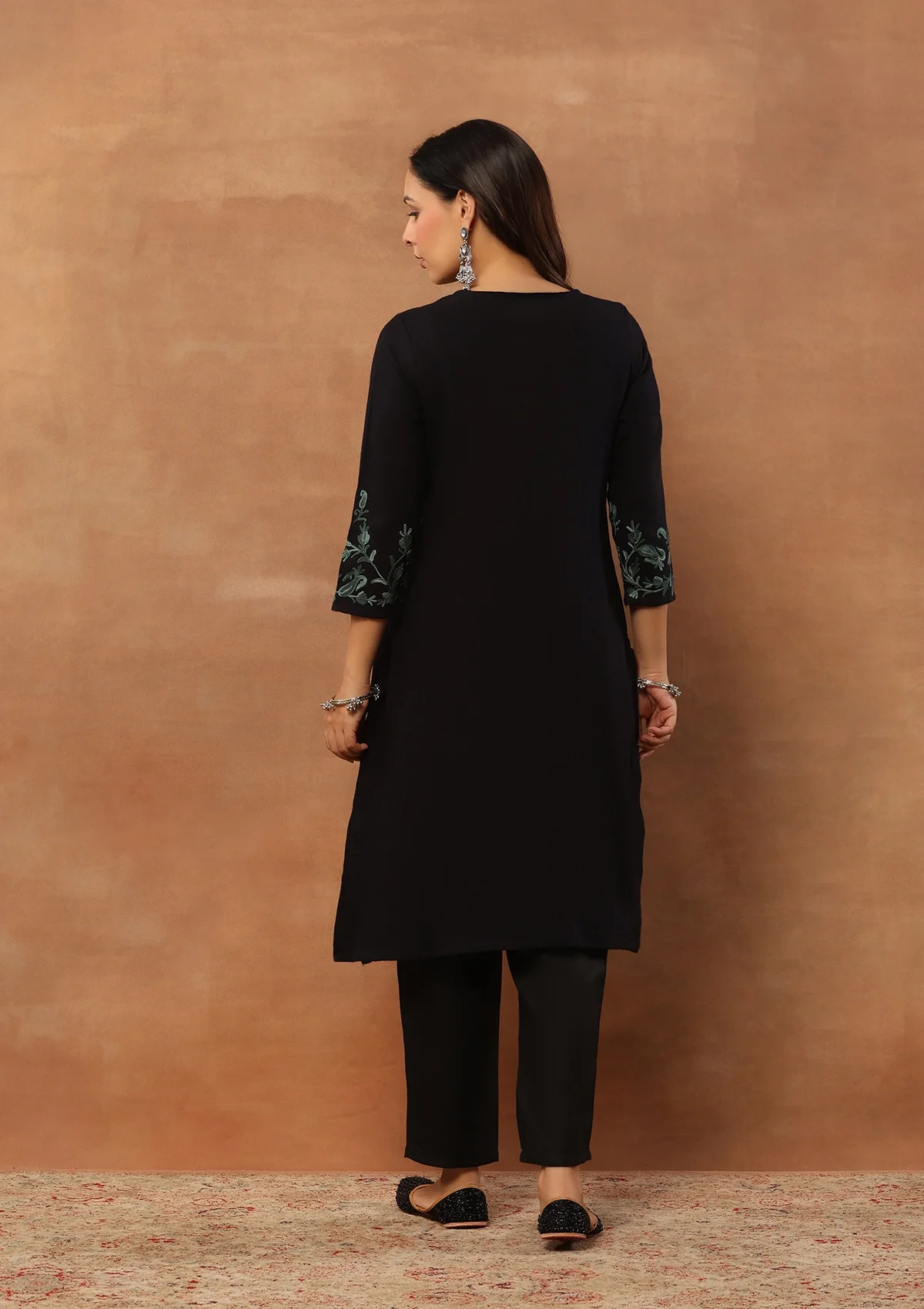 HOC Aari Embroidered Woollen Solid Women's Long Kurta - Black - Healthber