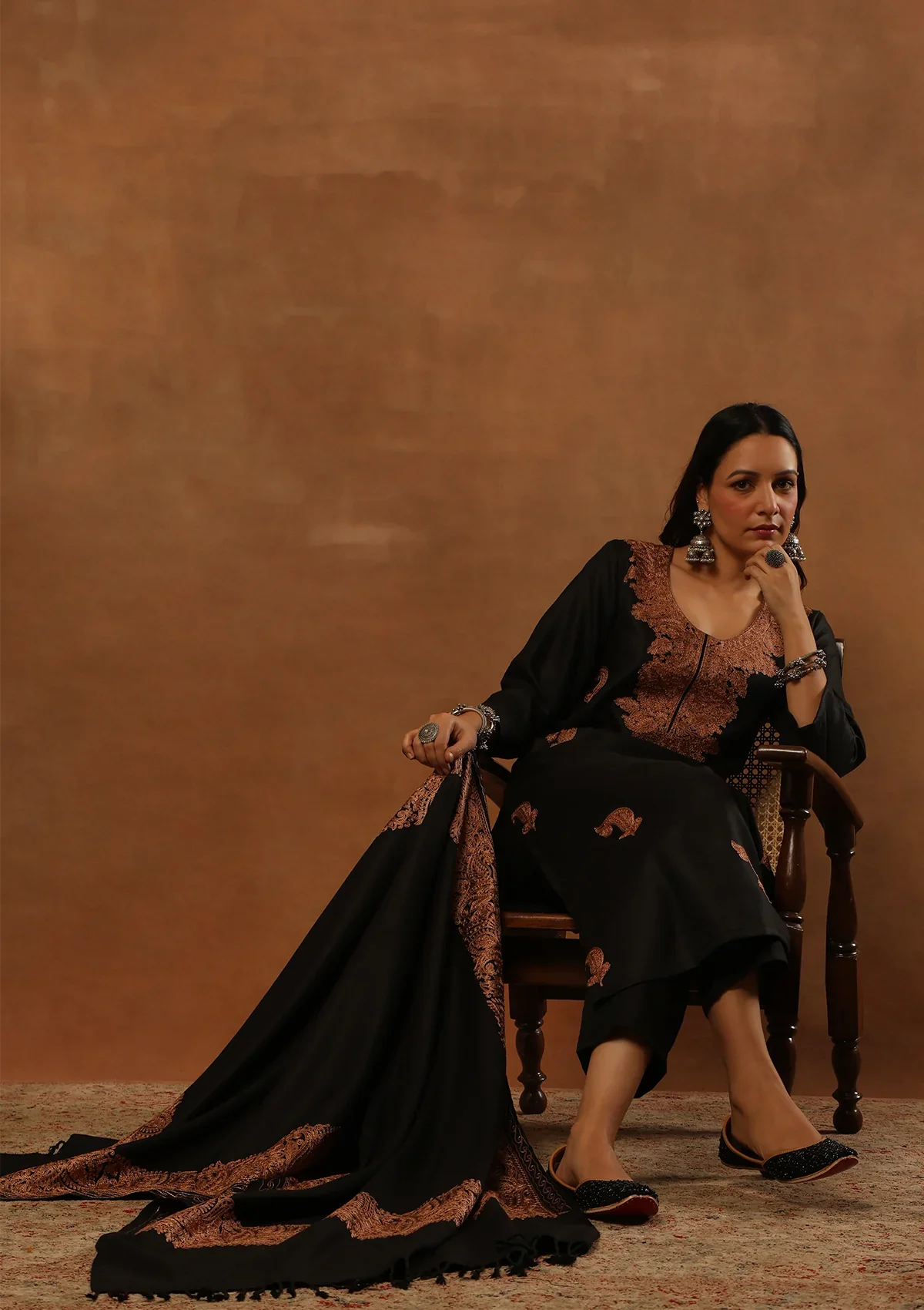 HOC Aari Woollen Straight Kurta Set with Dupatta-Black - Healthber