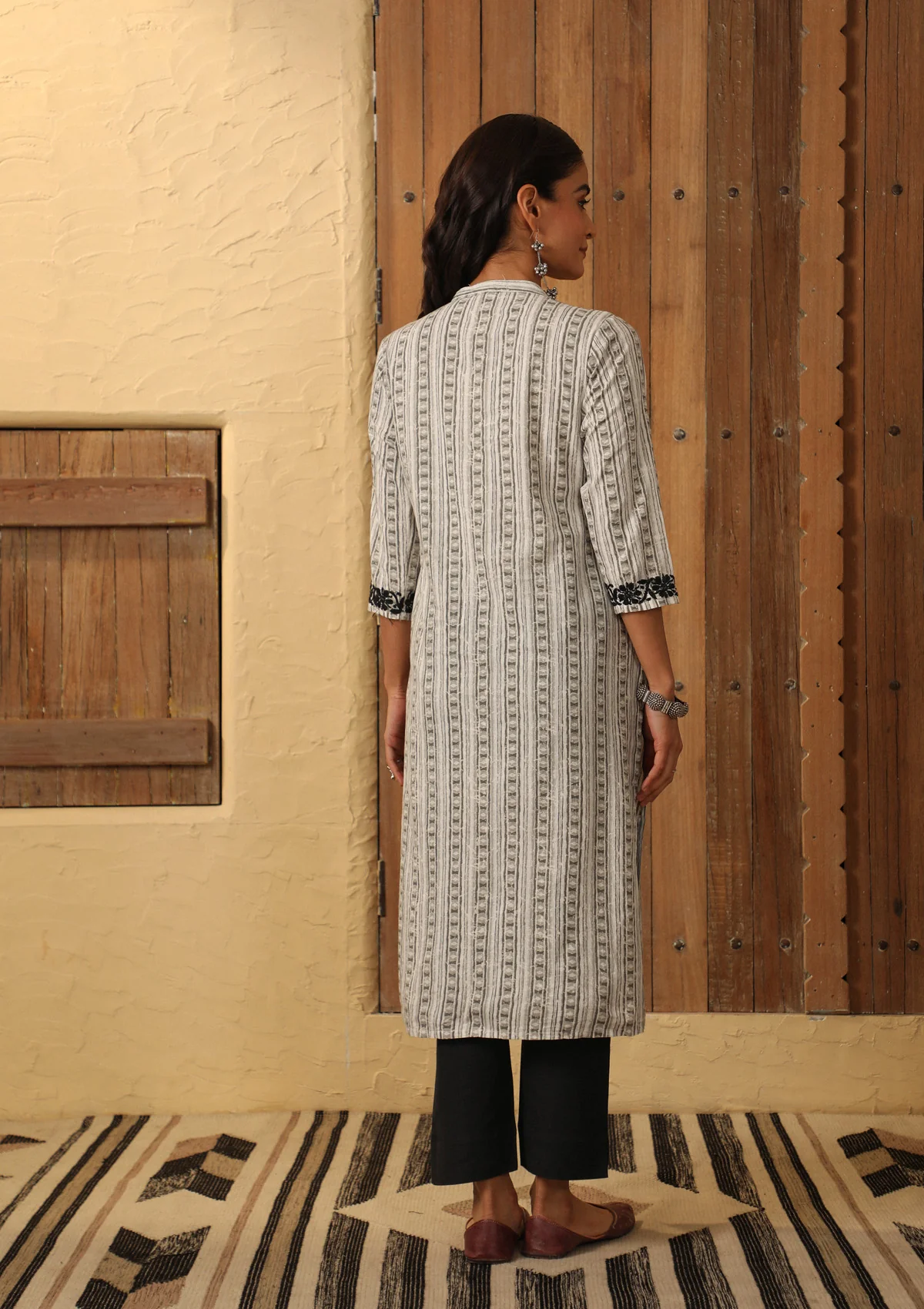 HOC Cotton Chikankari Printed Women's Long Kurta - Black - Healthber