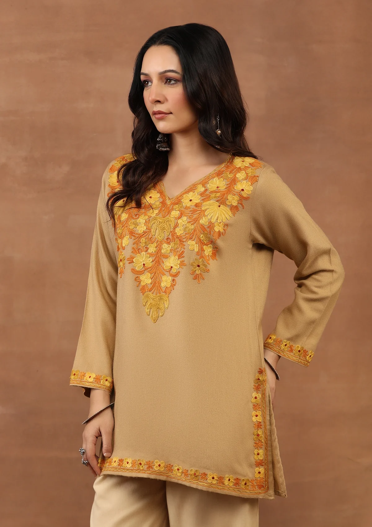 HOC Kasmira Aari Woollen Short Kurta - Healthber