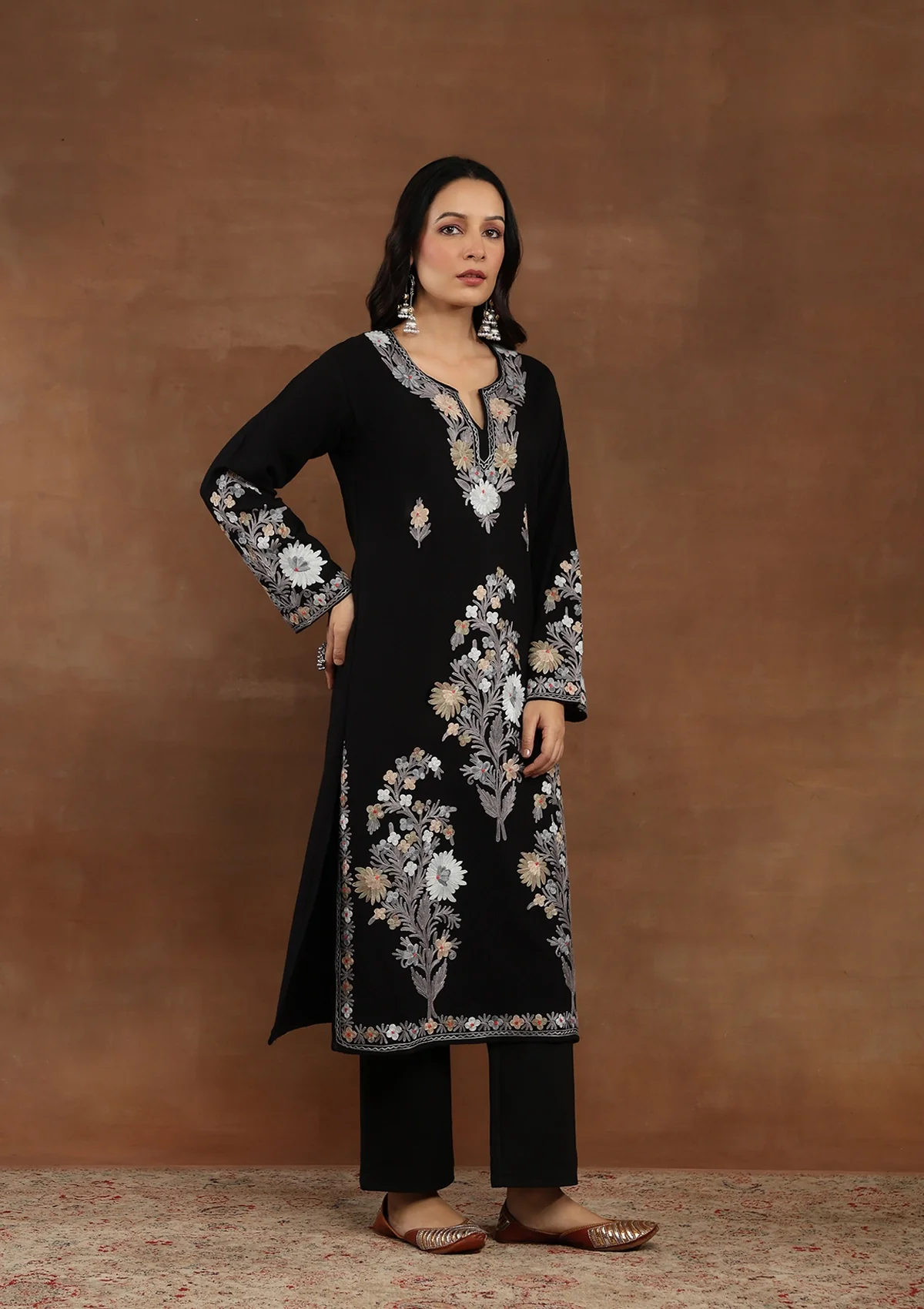 HOC Kasmira Aari Woollen Straight Kurta - Healthber