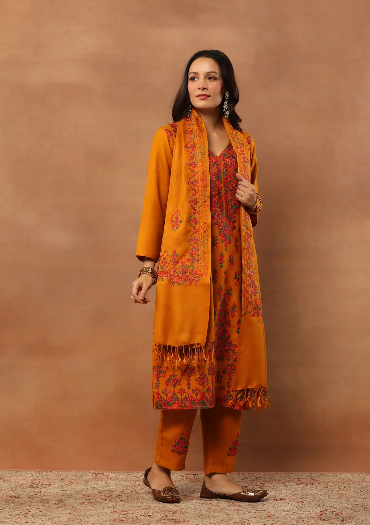HOC Aari Woollen Straight Kurta Set with Dupatta - Healthber