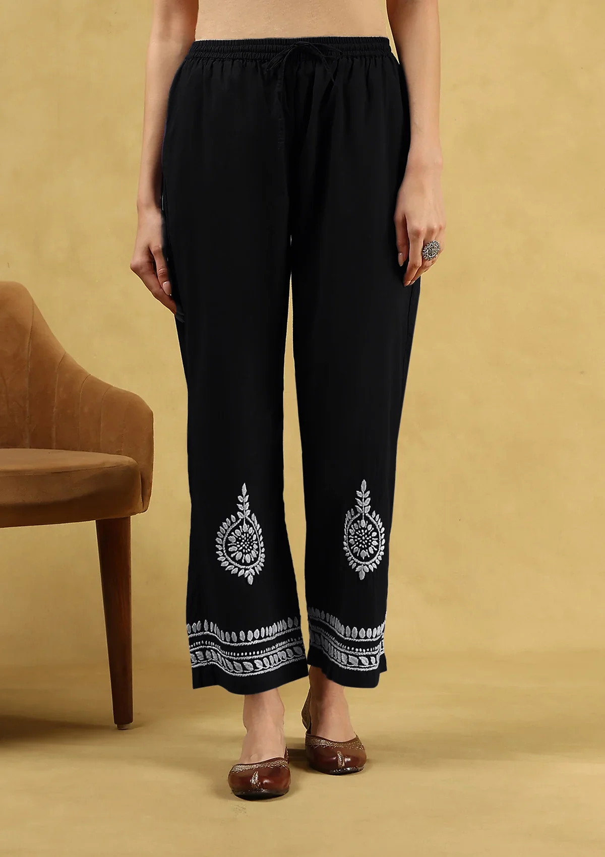 HOC Soha Chikankari Cotton Straight Kurta Set - Black - Healthber