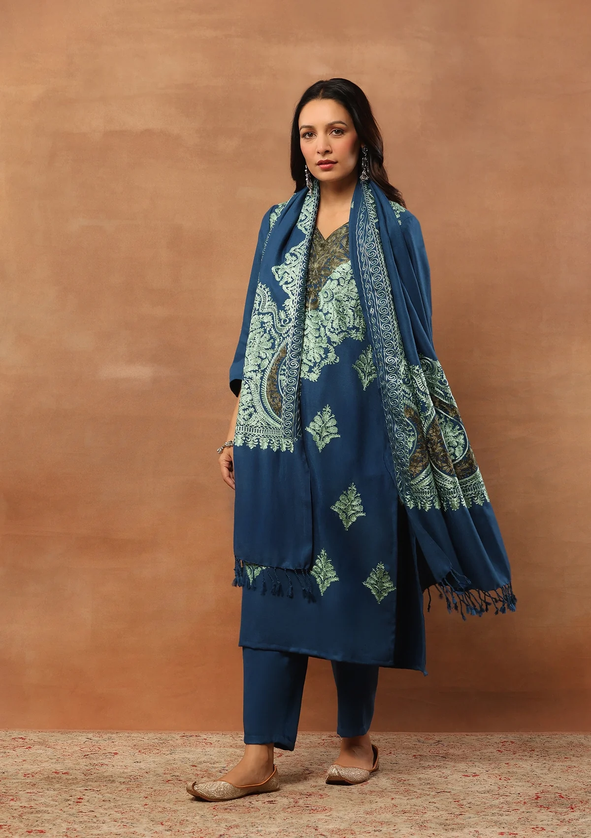 HOC Aari Woollen Straight Kurta Set with Dupatta-Blue - Healthber