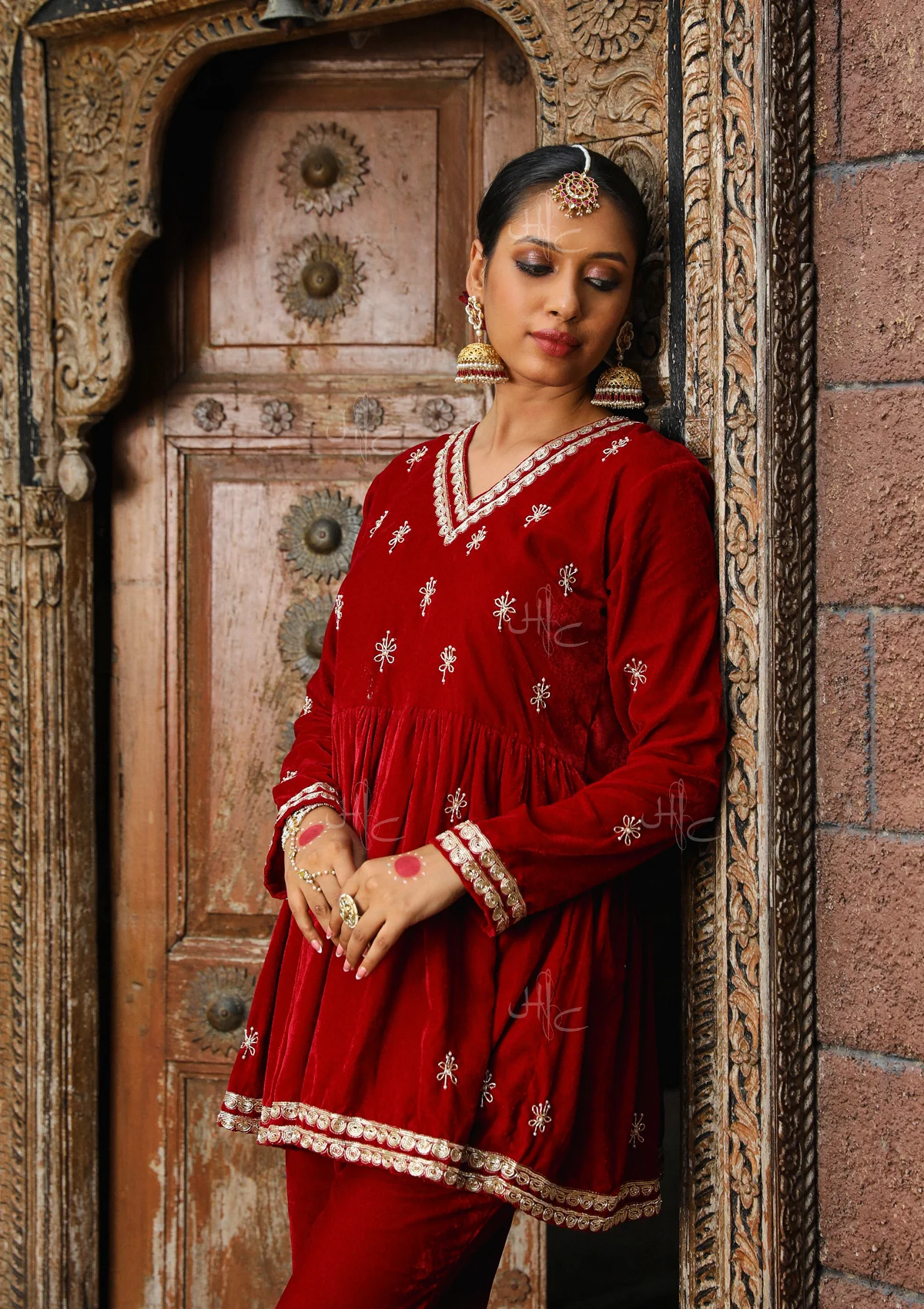 HOC Rumi Embroidered Velvet A-line Kurta Set - Healthber