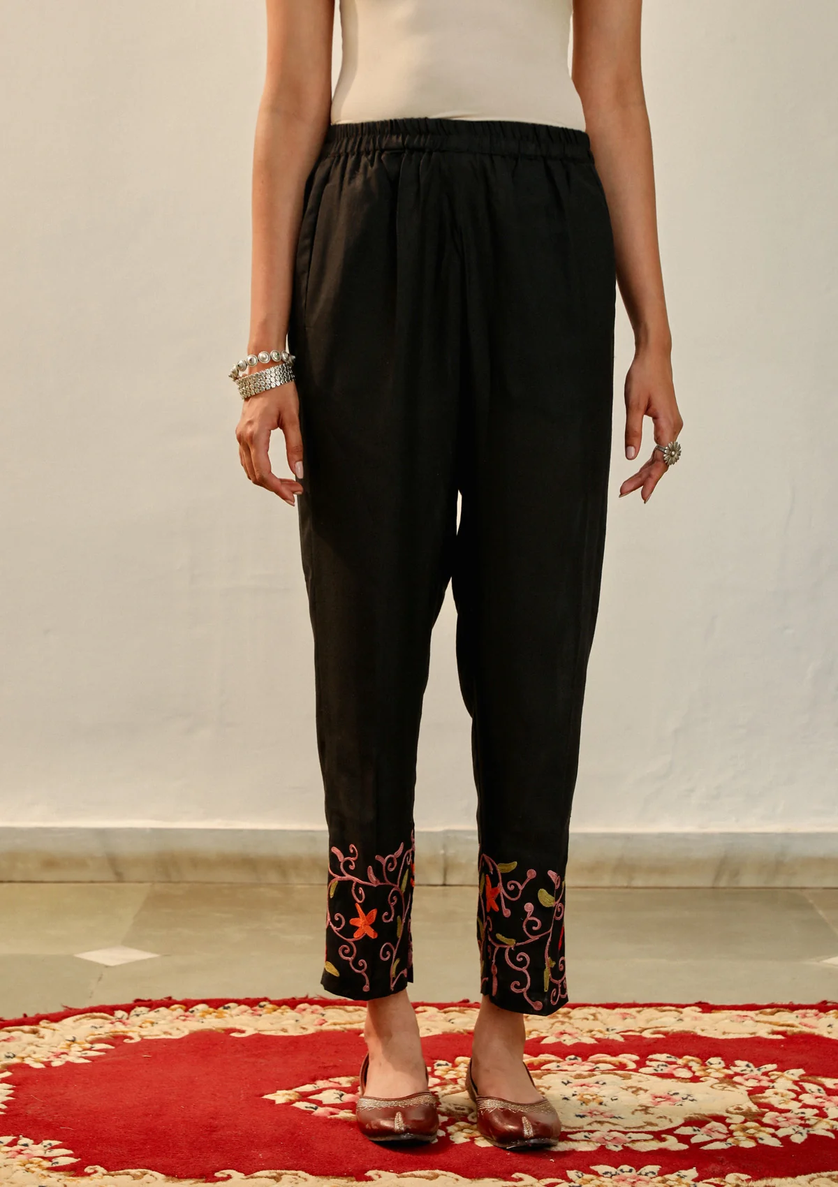 HOC Aari Embroidered Cotton Solid Women's 2PC Long Kurta Set - Black - Healthber