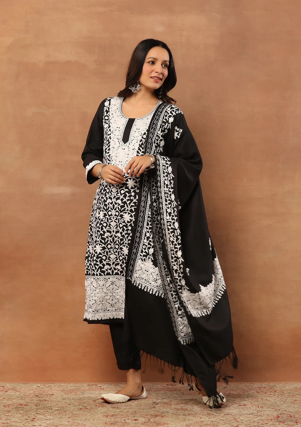 HOC Aari Woollen Straight Kurta Set with Dupatta-Black - Healthber