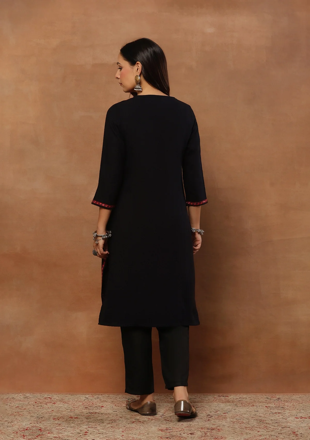 HOC Aari Embroidered Woollen Solid Women's Long Kurta - Black - Healthber