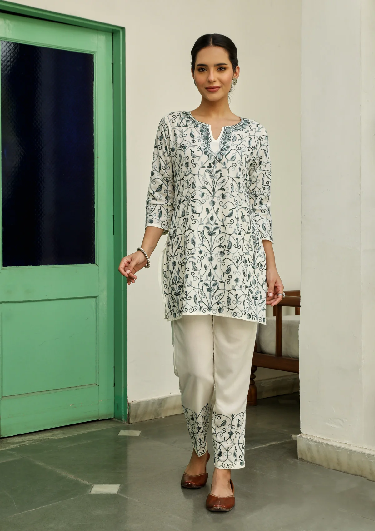 HOC Aari Embroidered Cotton Solid Women's 2 PC Co-ord Set - Off White - Healthber