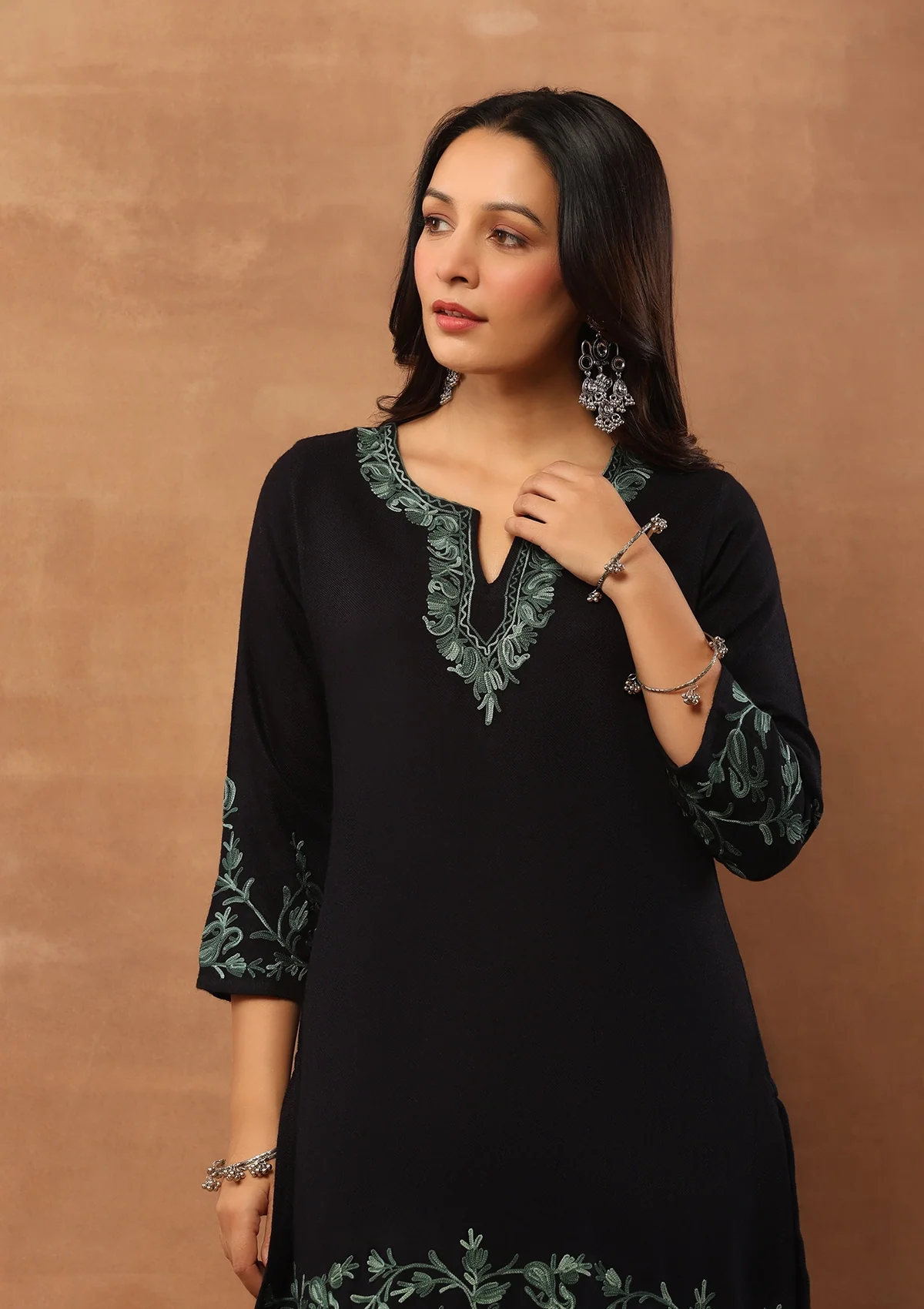 HOC Aari Embroidered Woollen Solid Women's Long Kurta - Black - Healthber
