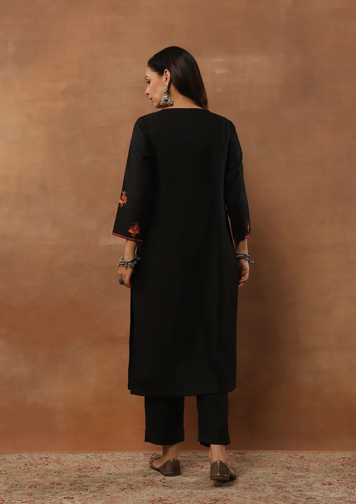 HOC Woollen Aari Embroidered Solid Women's 2 PC Long Kurta Set - Black - Healthber