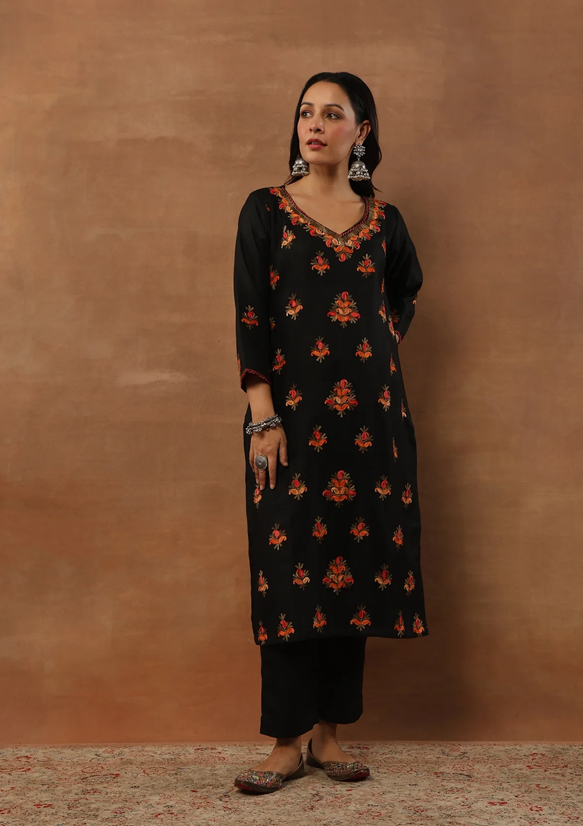 HOC Woollen Aari Embroidered Solid Women's 2 PC Long Kurta Set - Black - Healthber