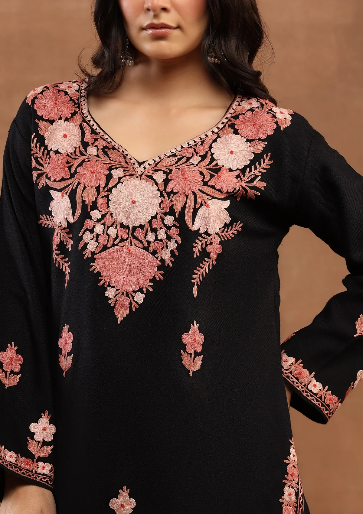 HOC Kasmira Aari Woollen Short Kurta - Healthber